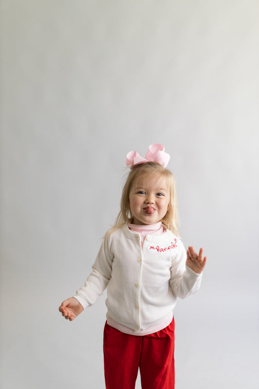 White cardigan campure sweater