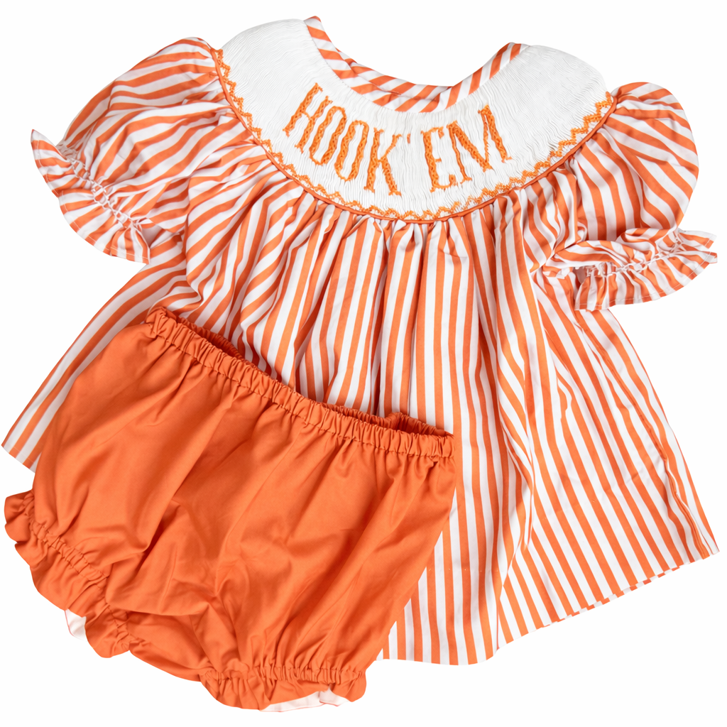 Hook ‘Em hand smocked set